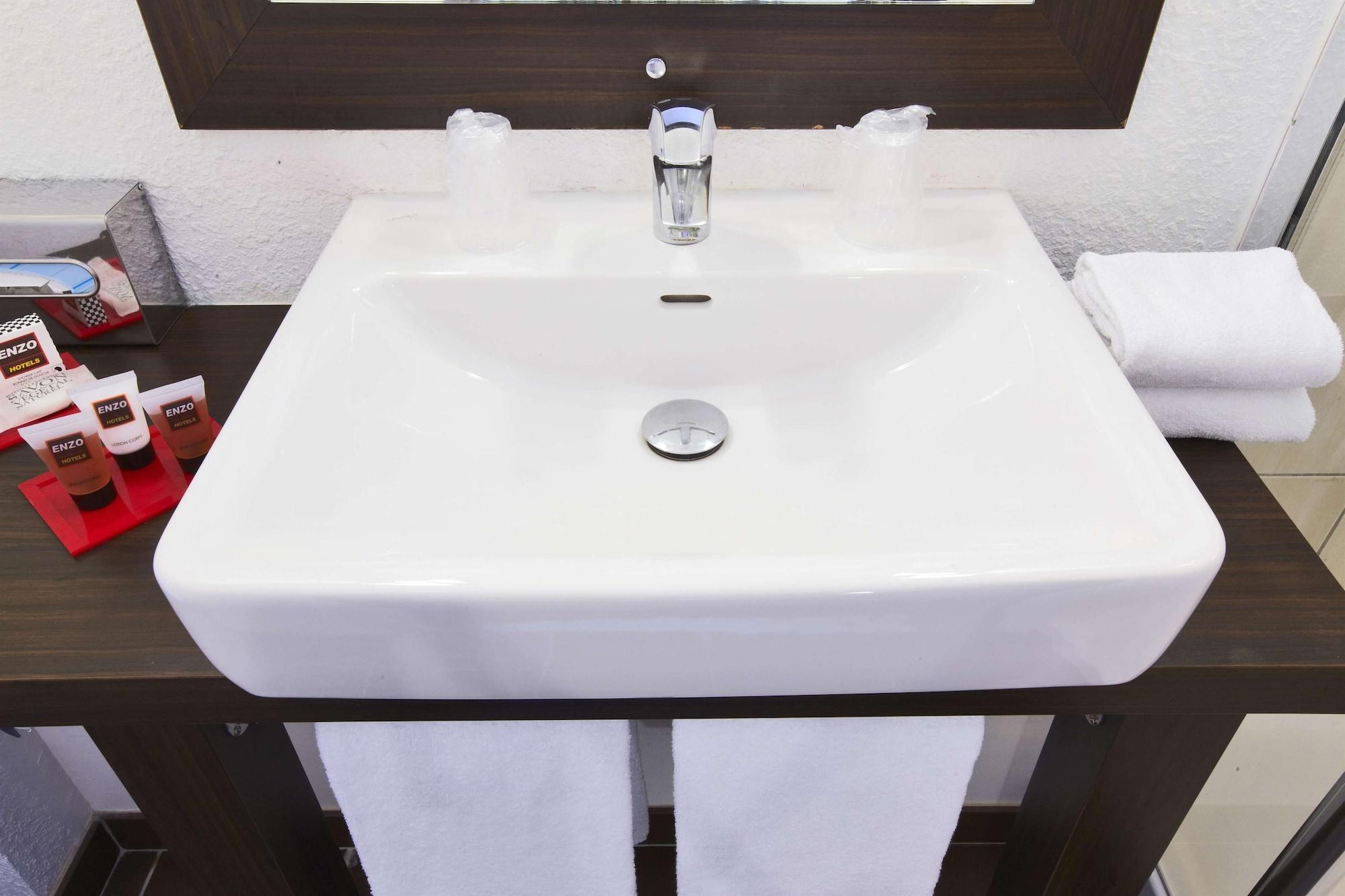 Enzo Hotels Reims Tinqueux By Kyriad Direct Dış mekan fotoğraf